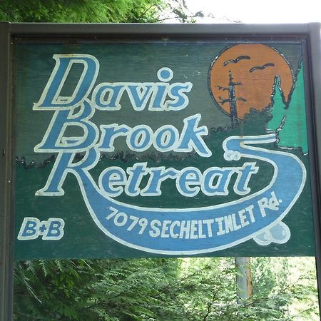 Davis Brook Retreat Bed and Breakfast Sechelt Exteriör bild