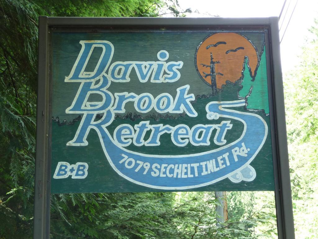 Davis Brook Retreat Bed and Breakfast Sechelt Exteriör bild
