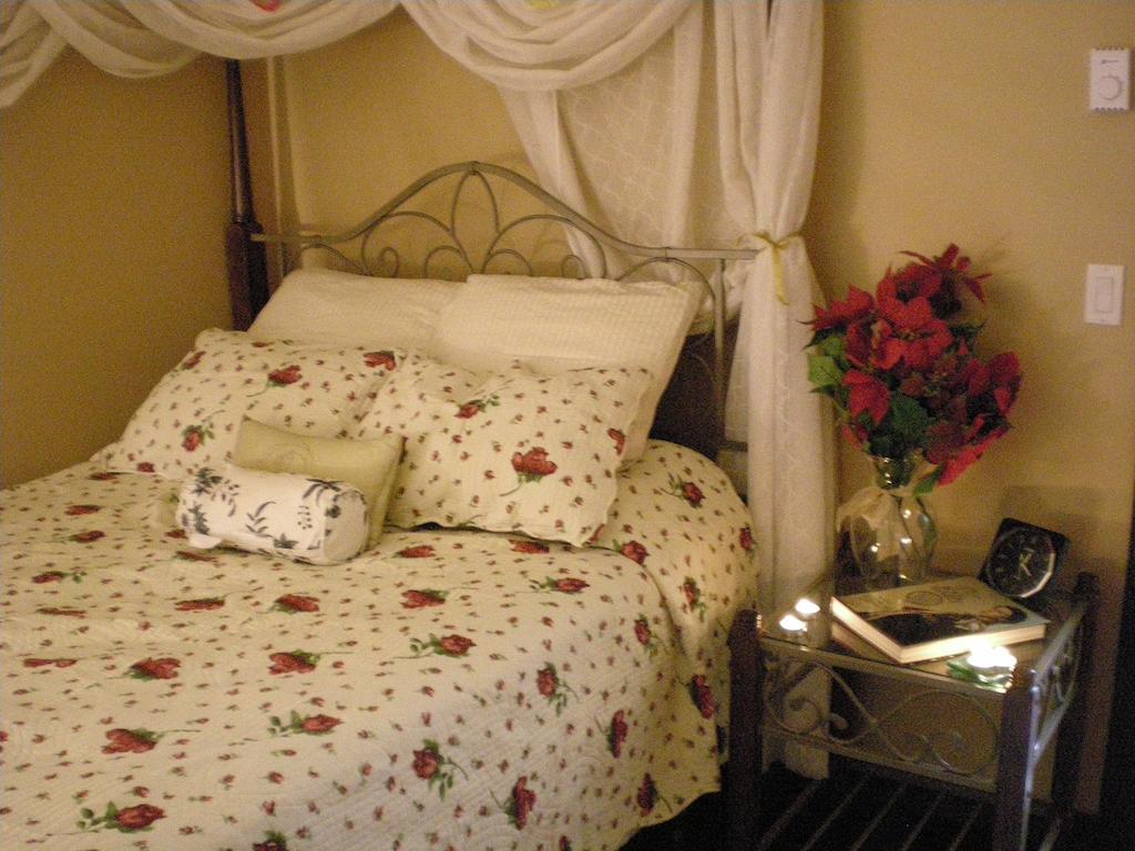 Davis Brook Retreat Bed and Breakfast Sechelt Rum bild
