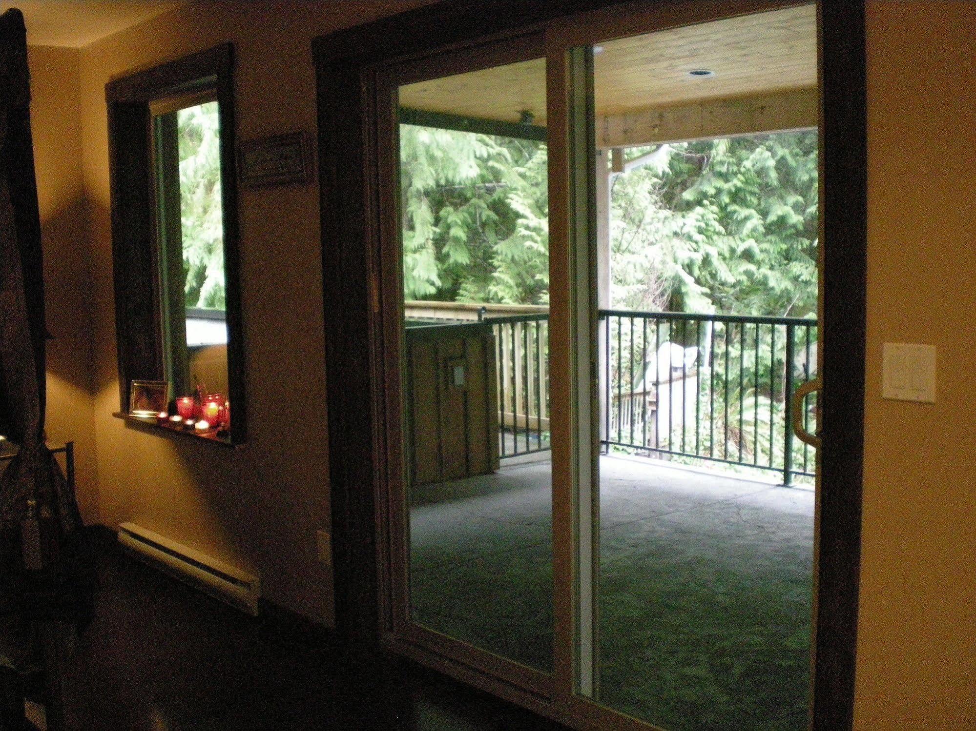 Davis Brook Retreat Bed and Breakfast Sechelt Exteriör bild